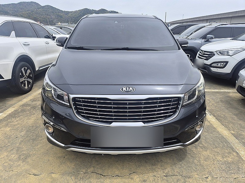 2015 Kia All New Carnival 9-seater Noblesse